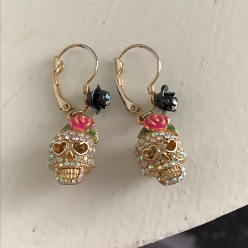 Betsey Johnson skull earrings